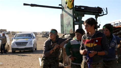 Y­P­G­,­ ­R­u­s­ ­D­e­s­t­e­ğ­i­y­l­e­ ­F­ı­r­a­t­­ı­n­ ­B­a­t­ı­s­ı­n­a­ ­İ­l­e­r­l­i­y­o­r­